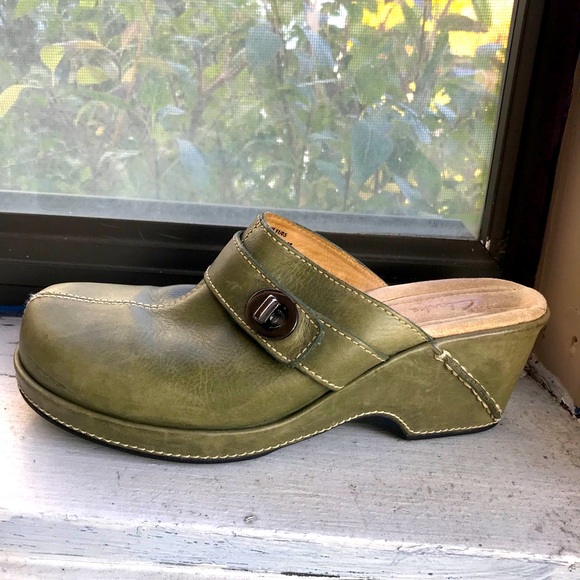 clarks artisan clogs
